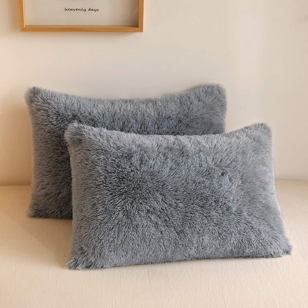 2 Light Gray Faux Fur Standard Pillowcases, 20 × 26 in - Just Closeouts Canada Inc.X002JMNX5H
