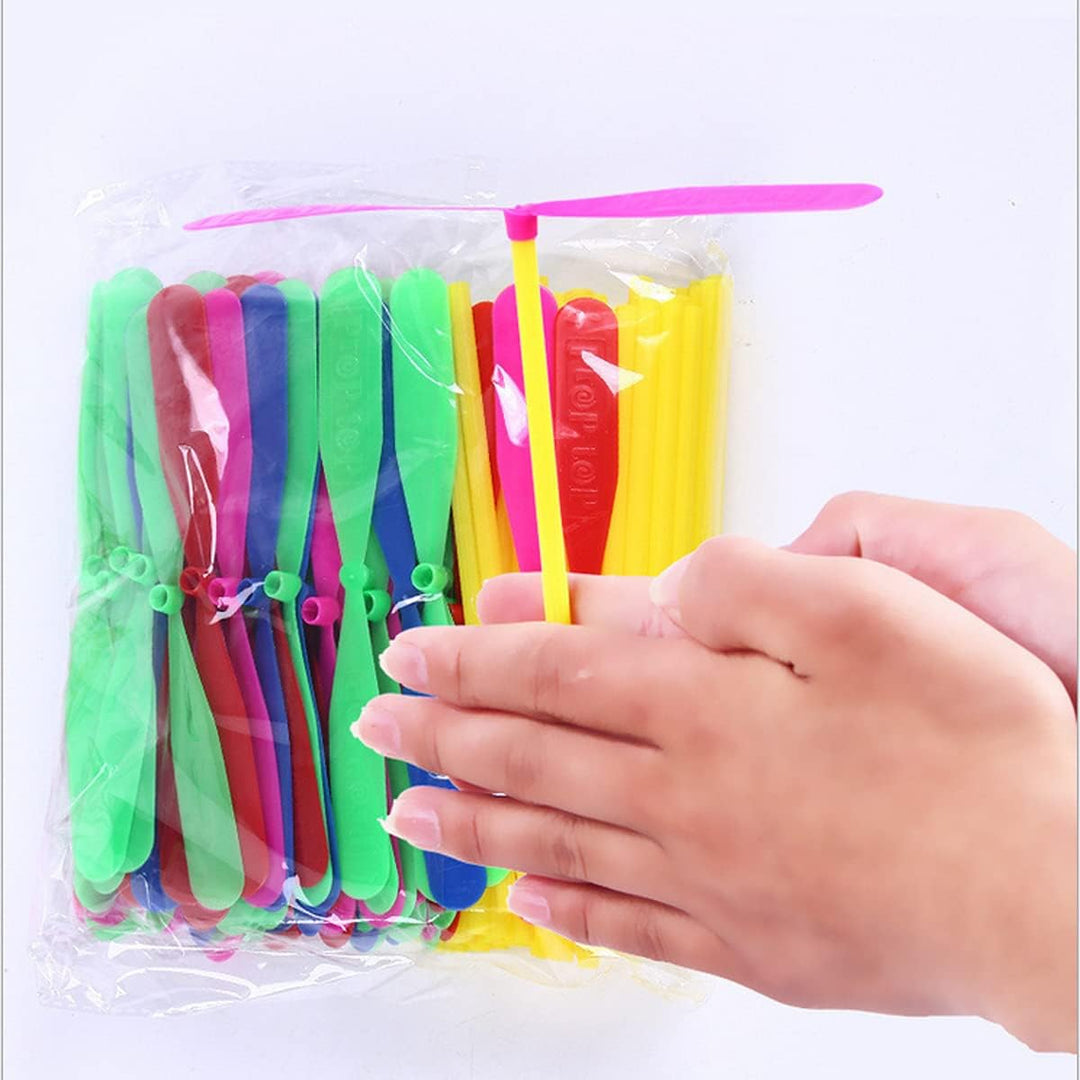 40 Pieces of Flying Helicopter Toy Set, 20 Propellers+ 20 Rods, Hand Helicopter, Bamboo Dragonfly Hand Rub Plastic Propeller for Outdoor Toy Kids Gift (Random Color) - Just Closeouts Canada Inc.