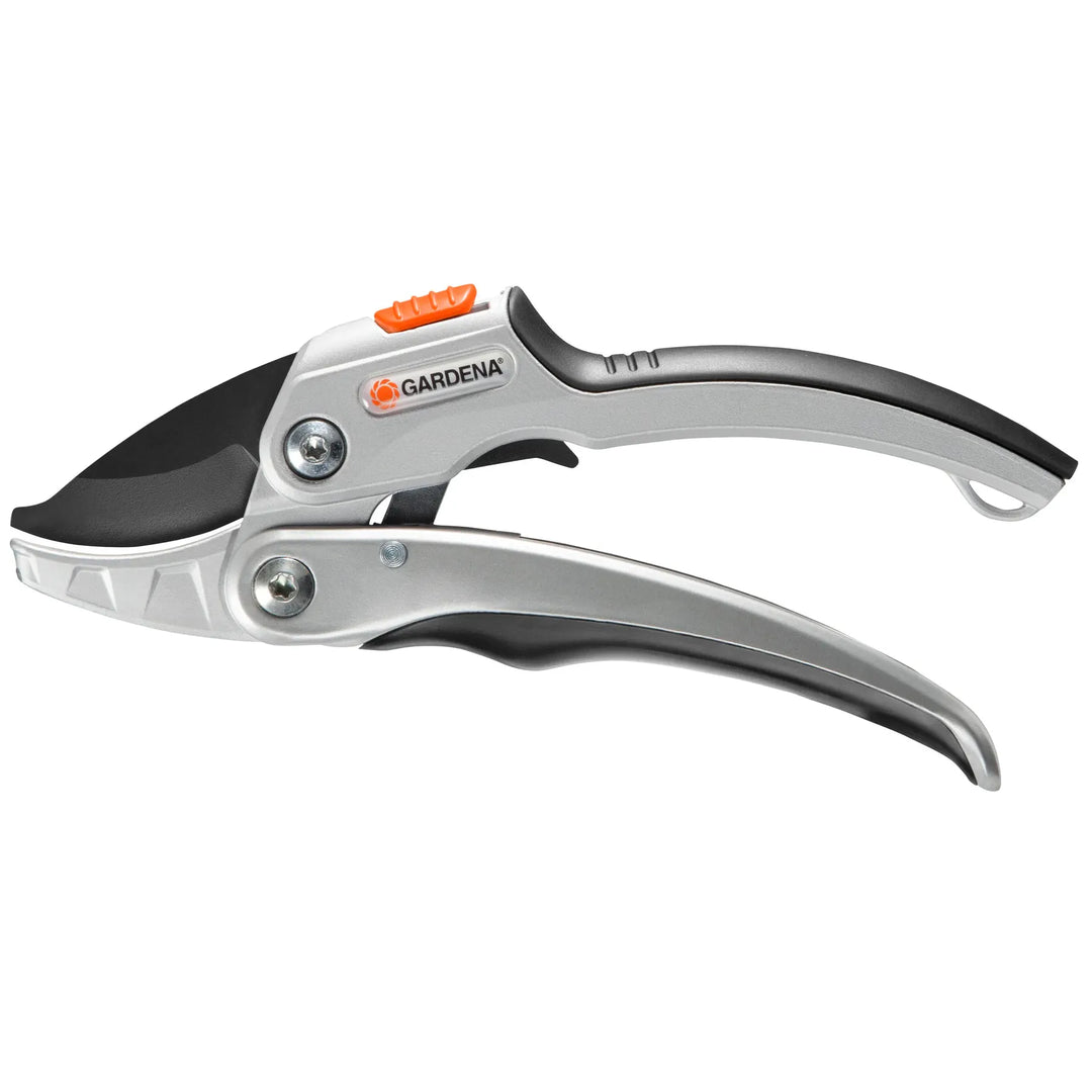 GARDENA Comfort Ratchet Secateurs (Pruners) SmartCut