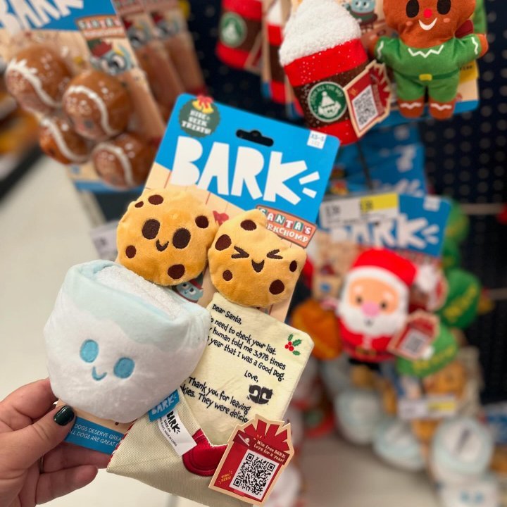 BARK Holiday Santa's Workchomp Letter Fur Santa Dog Plush Toy - Just Closeouts Canada Inc.840134688664
