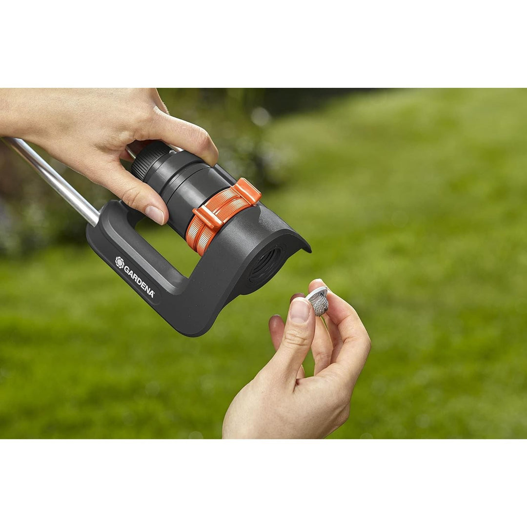 Gardena N2084FP Oscillating Sprinkler, Covers up to 3000 Sq. Ft., Adjustable, Precise and Puddle-Free Lawn Watering, Made in Germany - Just Closeouts Canada Inc.