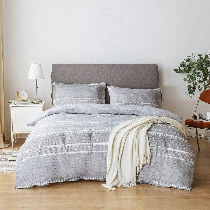 Lekesky Duvet Cover Queen, Microfiber Comforter Queen Set, 3 Pieces Breathable Queen Bedding Sets with Zipper Closure and Corner Ties, Grey Striped - Just Closeouts Canada Inc.