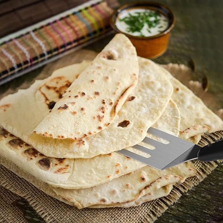 Mini slotted spatula serving flatbread