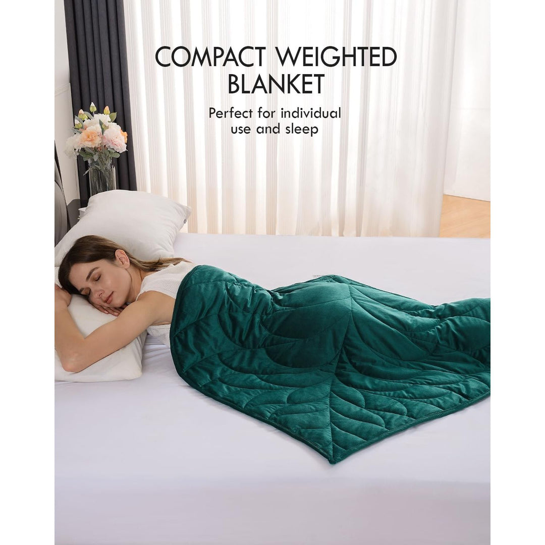Weighted Lap Blanket 7 lbs 41" x 53", Small Weighted Blanket for Adults, Cozy Luxury Crystal Velvet Weighted Blanket for Relaxation, All - Season Blanket, Machine Washable, Green - Just Closeouts Canada Inc.